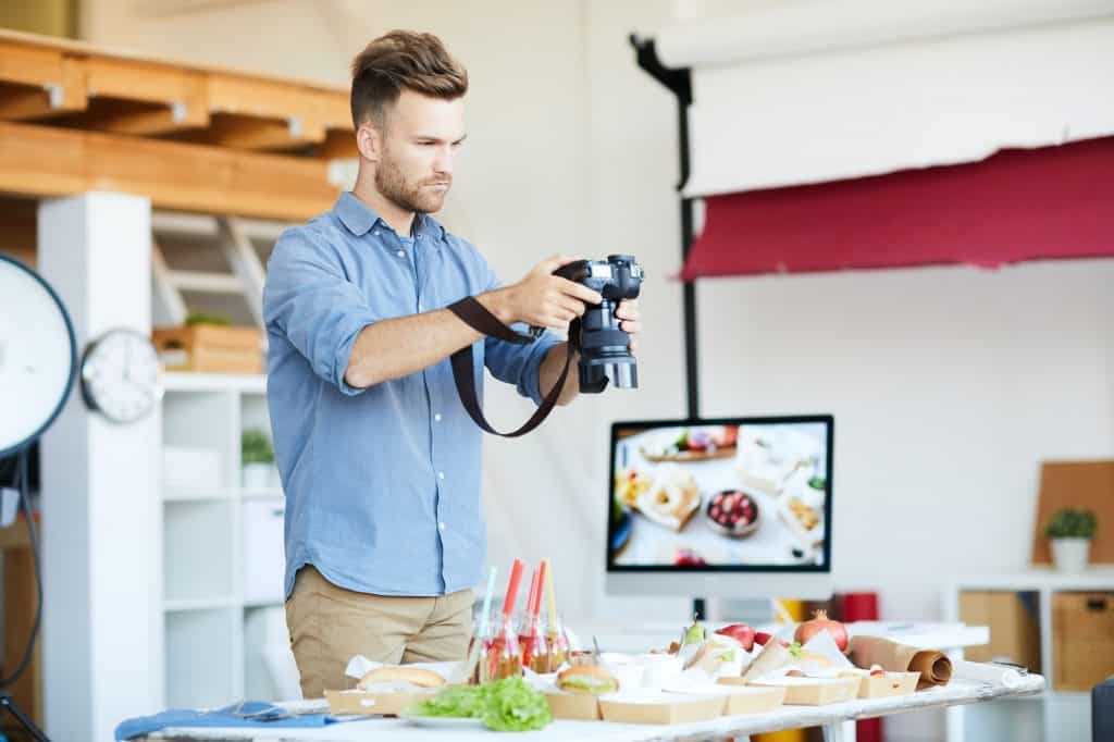 Food photography lighting can be hard to figure out as a new photographer. Here are some tips and equipment recommendations to get started.