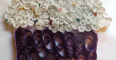 A picture of paper quilling cupcake