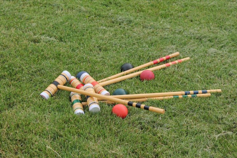 How to Play Croquet with the Best Croquet Set
