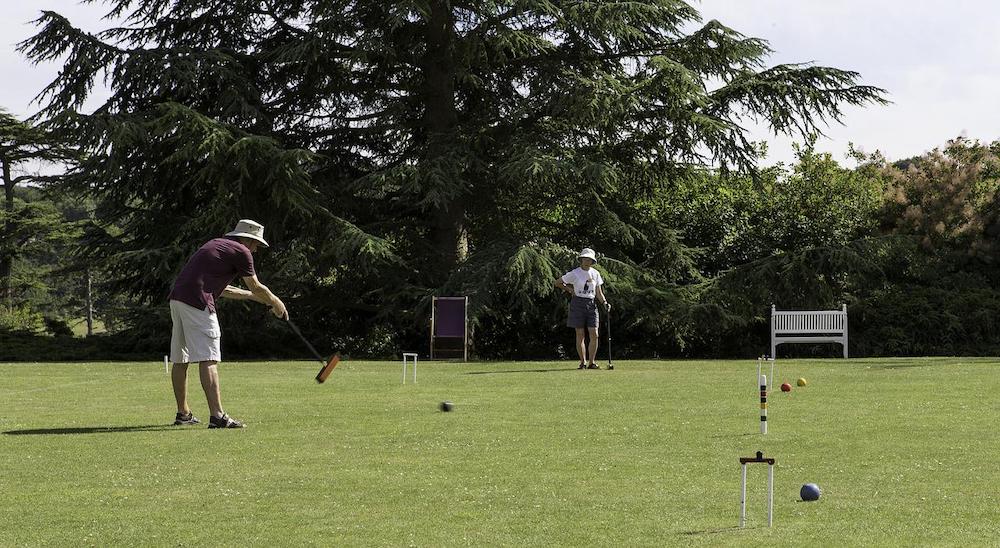 how to play croquet